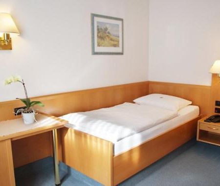 Allee-Hotel Garni Bad Kissingen Oda fotoğraf