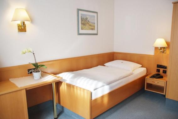 Allee-Hotel Garni Bad Kissingen Oda fotoğraf